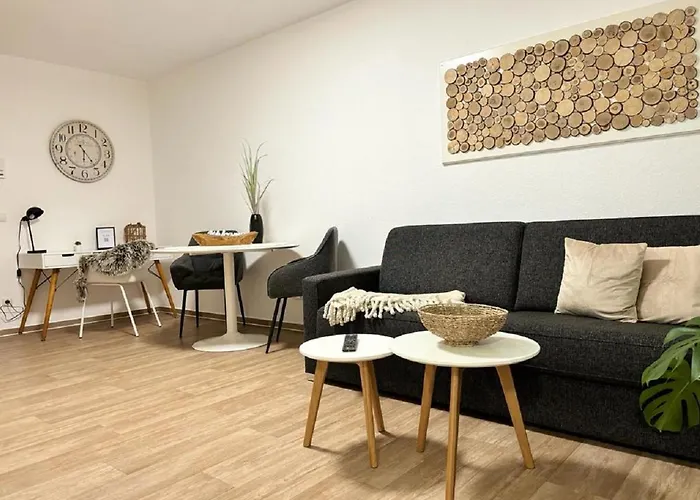 Charming Homes - Studio 20