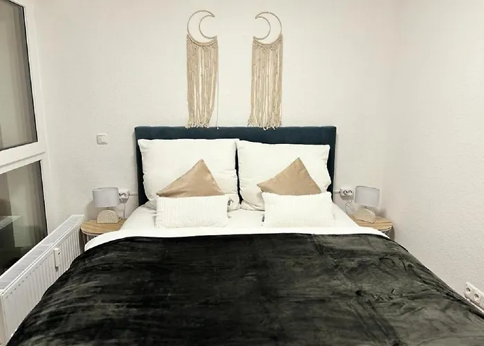 Charming Homes - Studio 20