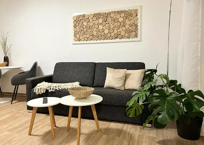 Charming Homes - Studio 20