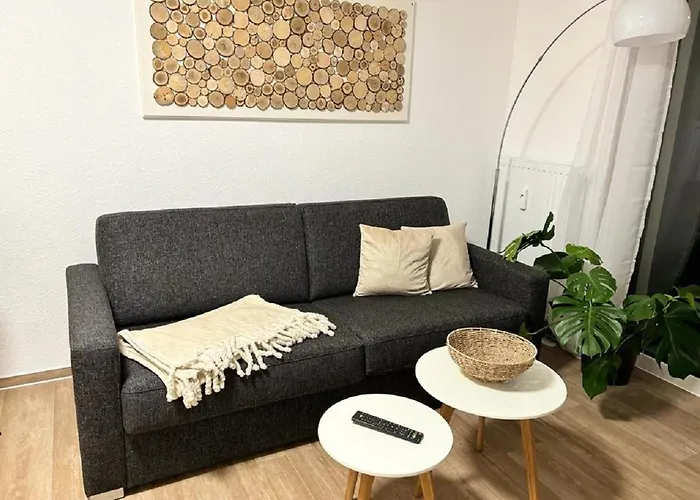 Charming Homes - Studio 20